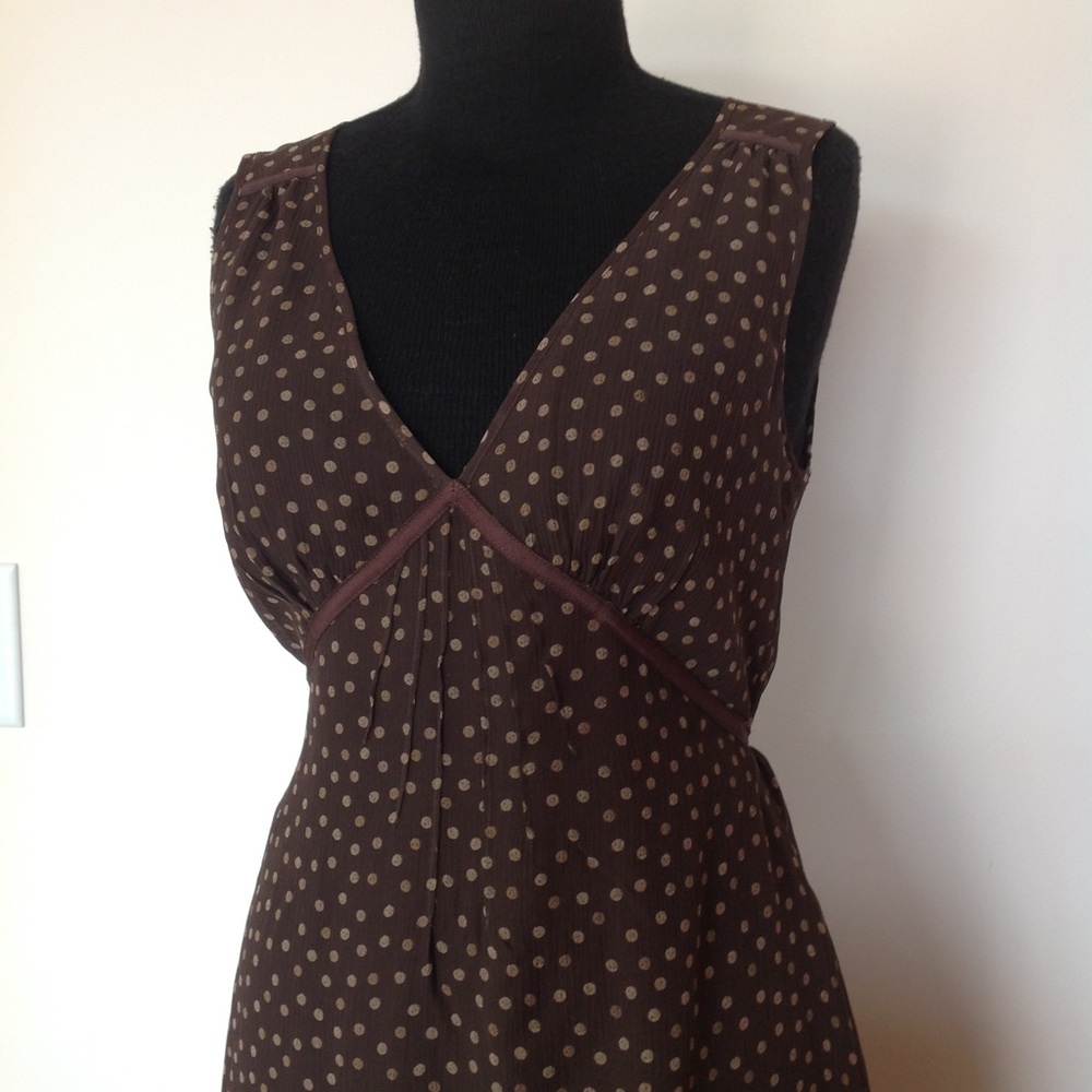 100% Silk polka dot dress v neck sleeveless EUC
